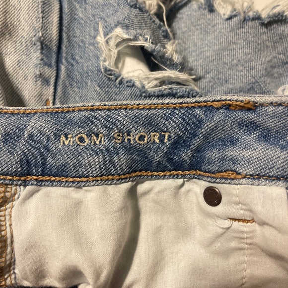 American Eagle Mom Short size 2 - Picture 3 of 4